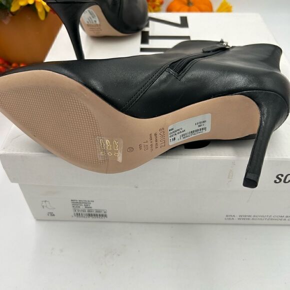 Women’s Schutz calf leather ankle boots, size 7.5 made in Brazil - Picture 9 of 11